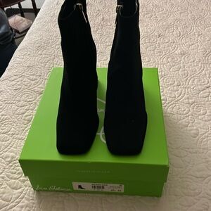 Sam Eldeman black suede boots